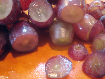 pickled-grapes-snipped