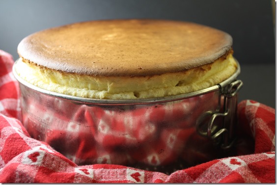 whole_cheesecake_just_baked